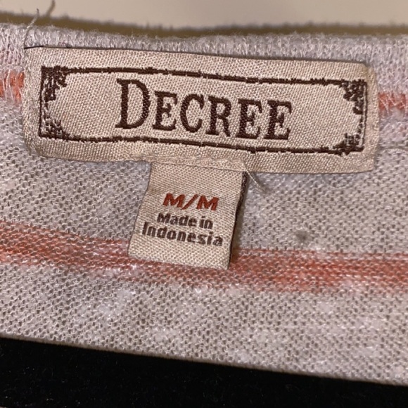 Decree Top - Picture 2 of 2
